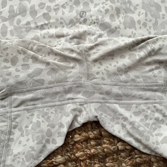 Lululemon Align High-Rise Short 6” Cheetah Camo Antique White Multi Size 16-EUC - Picture 7 of 7